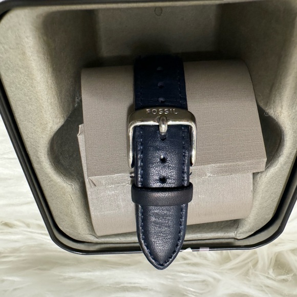 Fossil Watch - Picture 2 of 2